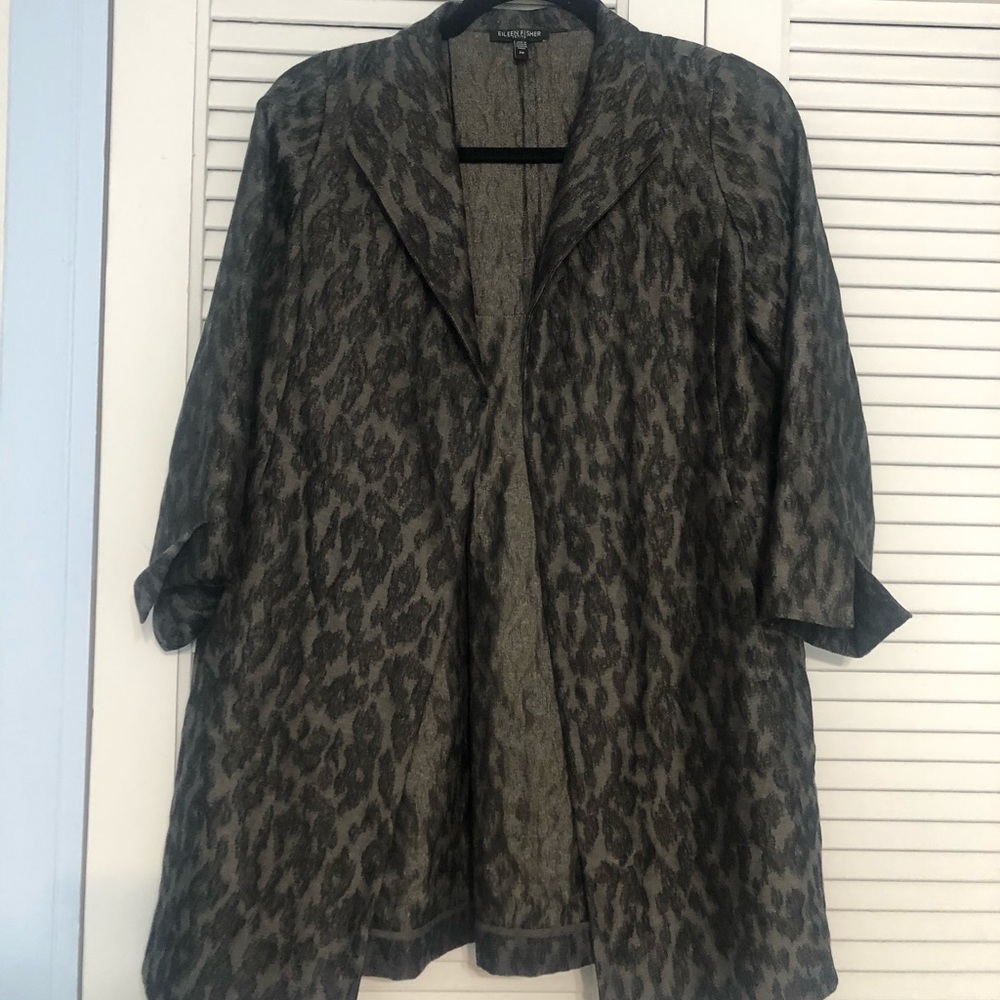 Light 3/4 sleeve gray and black  blazer/coat